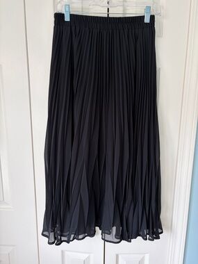 A New Day Pleated Black Midi Skirt